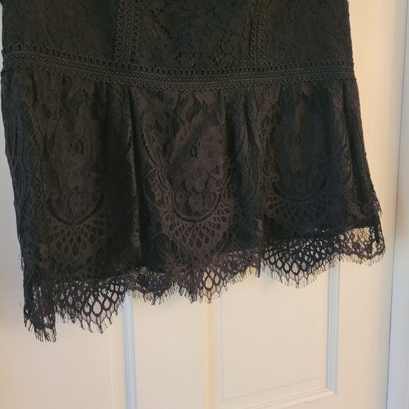 White House|Black Market /lace Black Top, size 14 - Picture 5 of 7